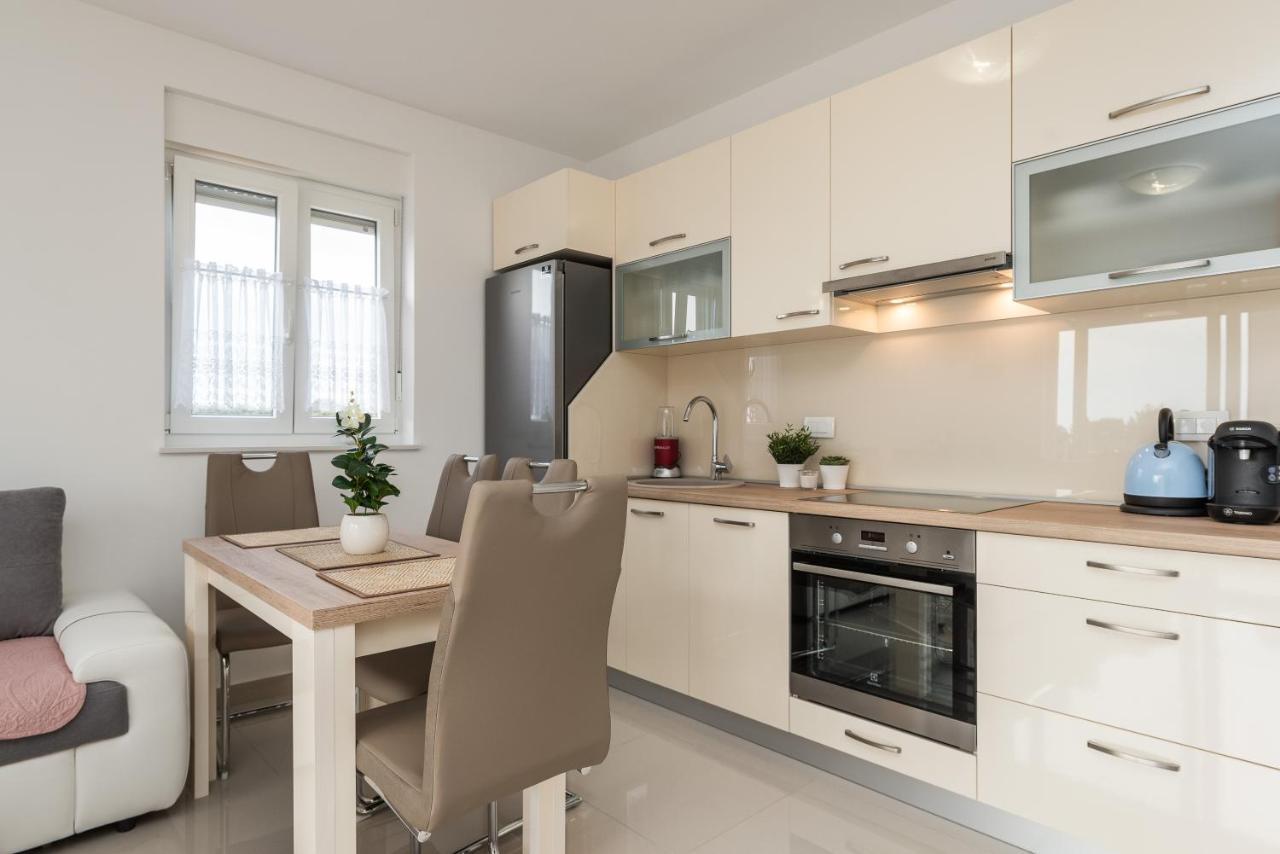 Zoran Brand New Modern Apartments マンドレ エクステリア 写真