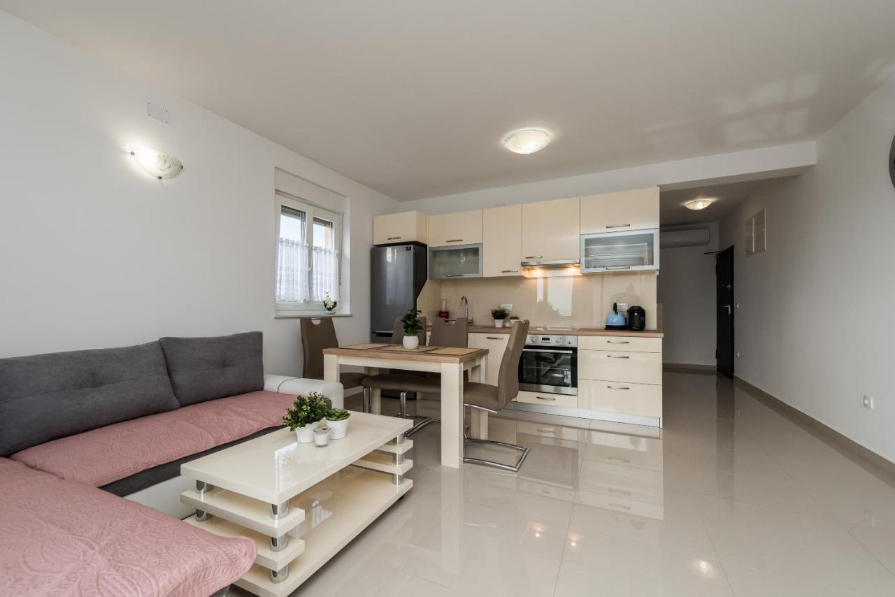 Zoran Brand New Modern Apartments マンドレ エクステリア 写真