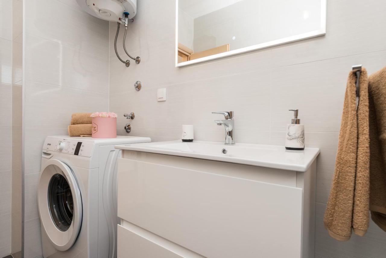 Zoran Brand New Modern Apartments マンドレ エクステリア 写真