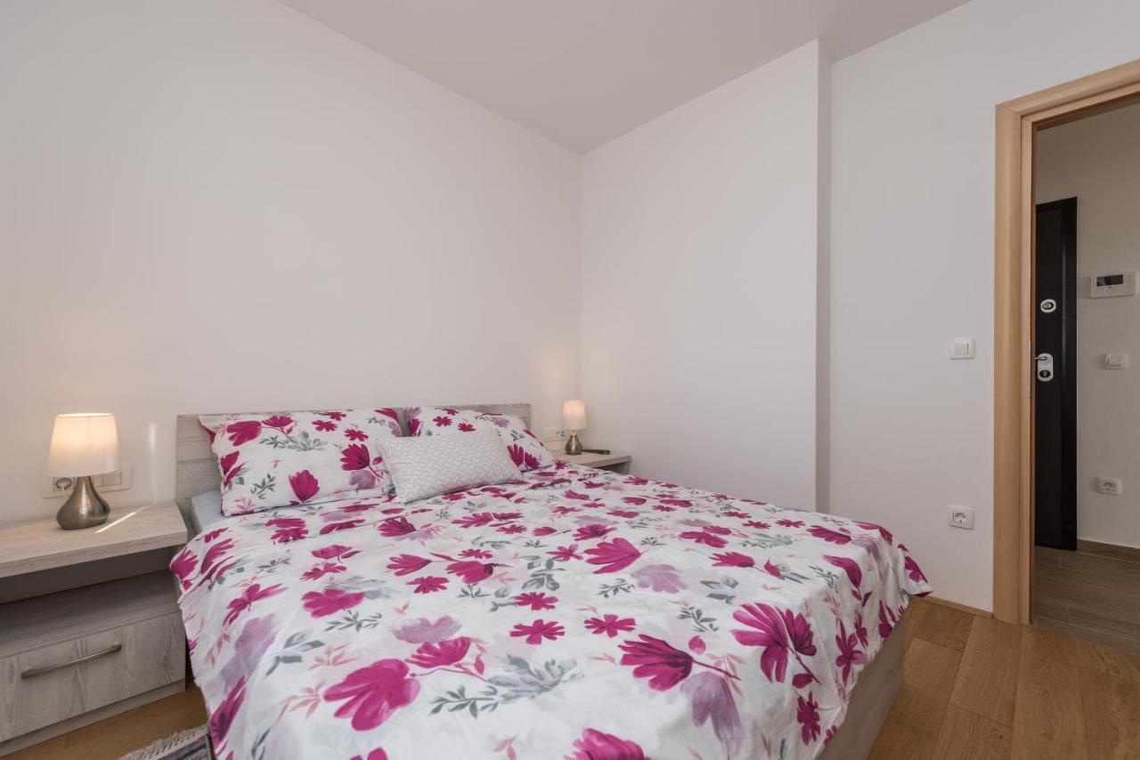 Zoran Brand New Modern Apartments マンドレ エクステリア 写真
